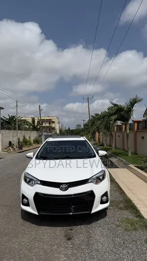 Toyota Corolla S 4dr Sedan (1.8L 4cyl CVT) 2016 White