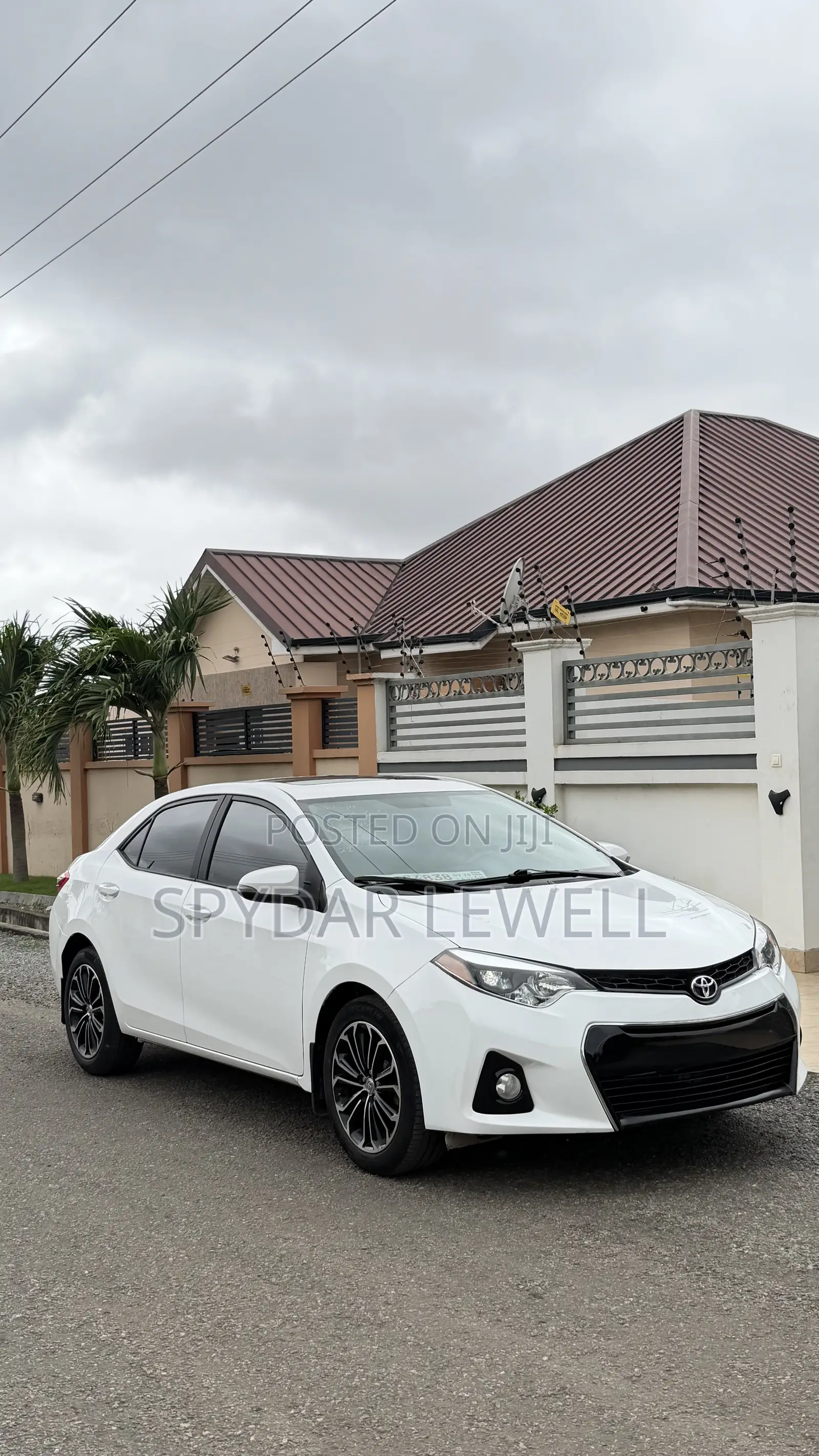 Toyota Corolla S 4dr Sedan (1.8L 4cyl CVT) 2016 White