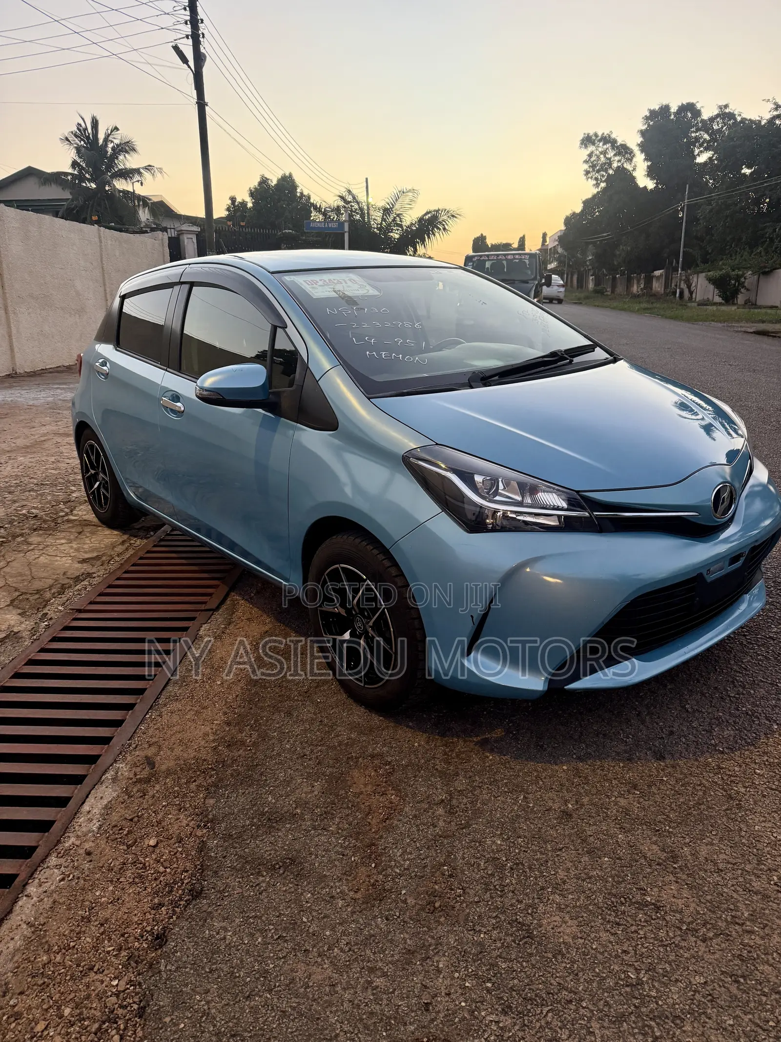 Toyota Vitz 1.3 FWD 5dr 2016 Blue