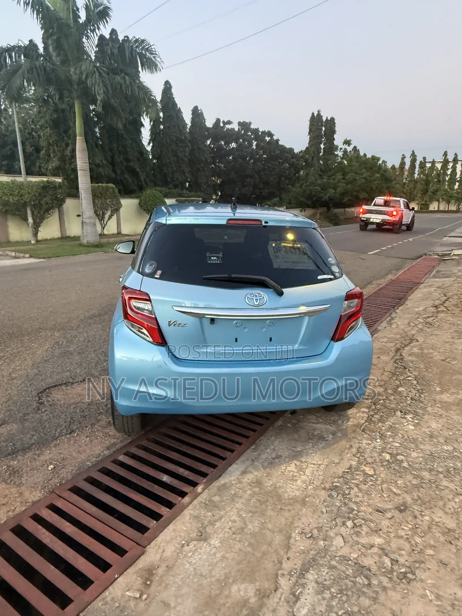 Toyota Vitz 1.3 FWD 5dr 2016 Blue