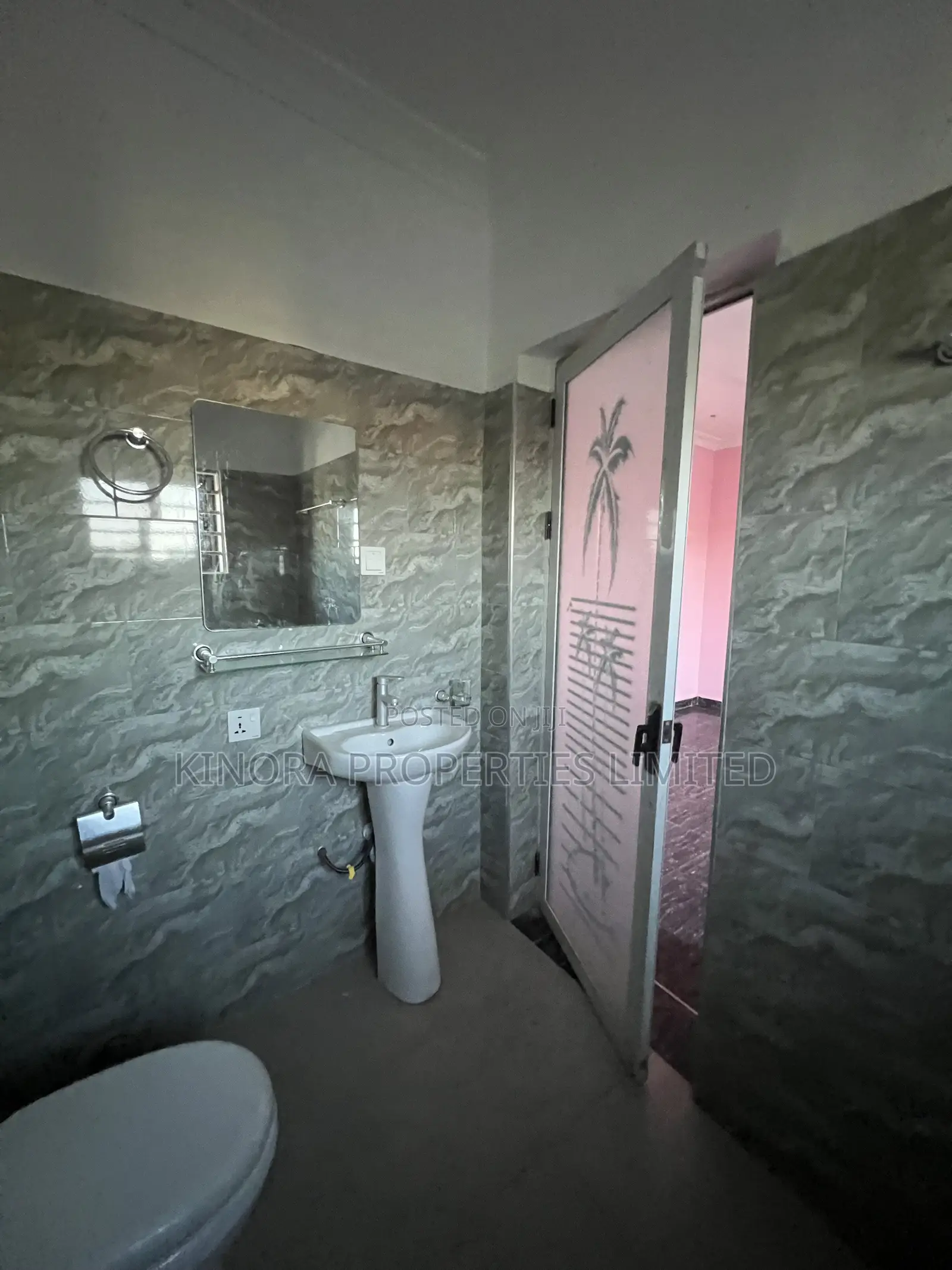 3bdrm Condo in Adenta Ashiyie for rent