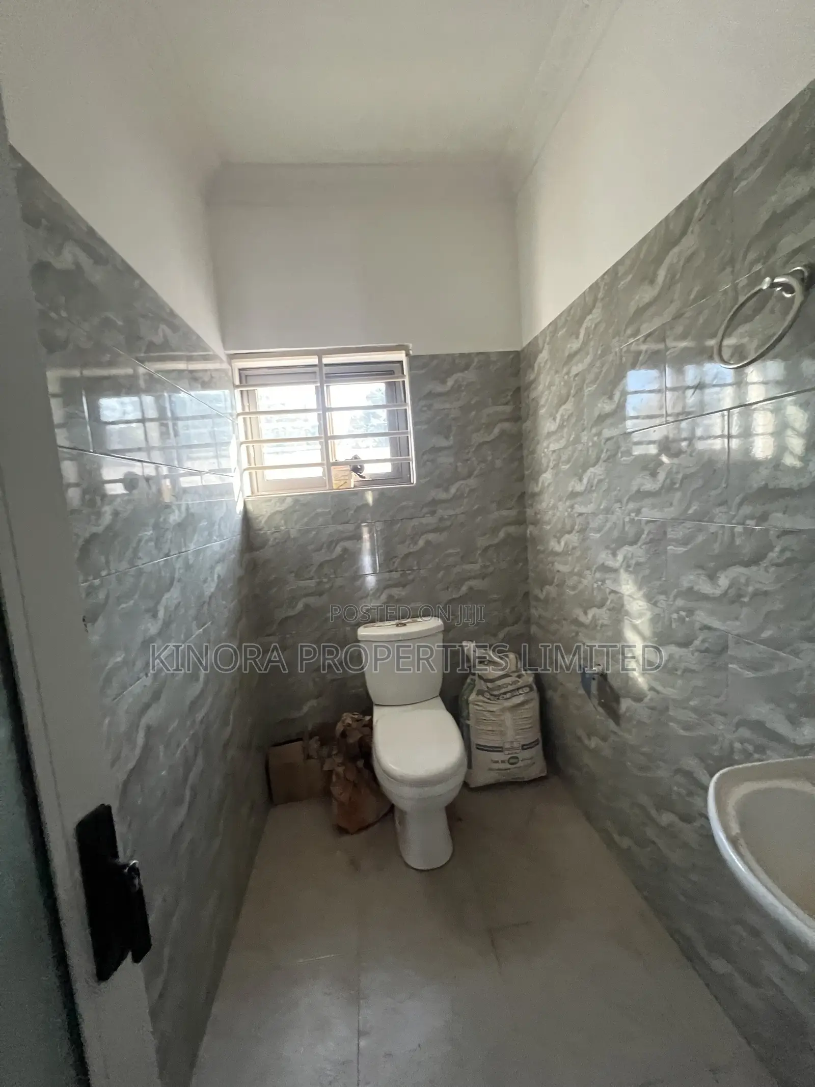 3bdrm Condo in Adenta Ashiyie for rent