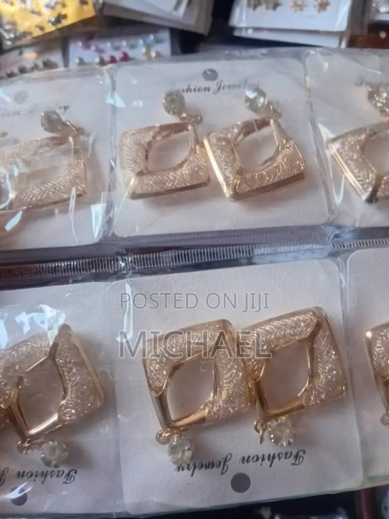 Earrings for Adult Ladies and Kids (Females)
