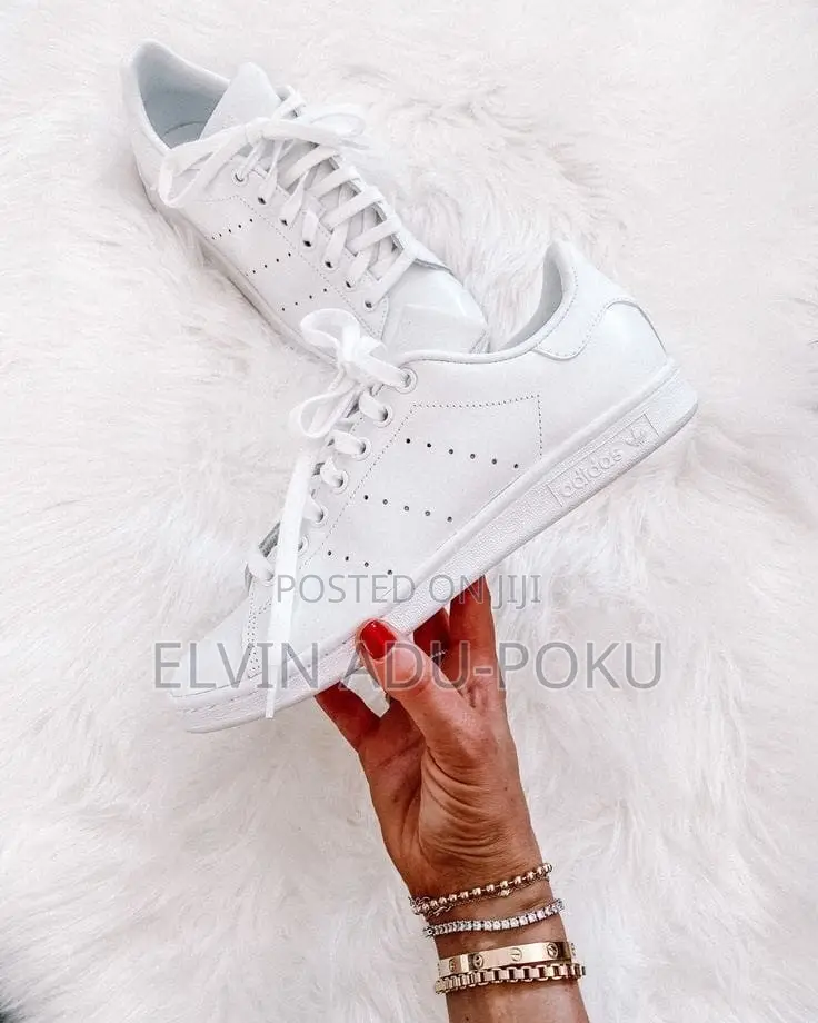 Original Adidas Stan Smith Low Sneaker in Different Colours , SWIPE >>