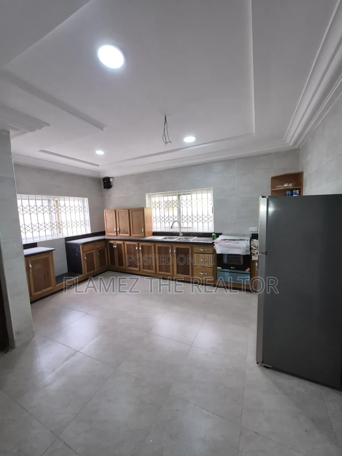 3bdrm House in Reggies Court, Amasaman for sale