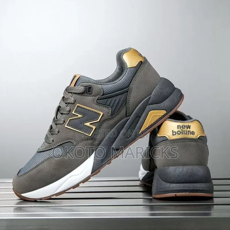 New Balance Sneaker