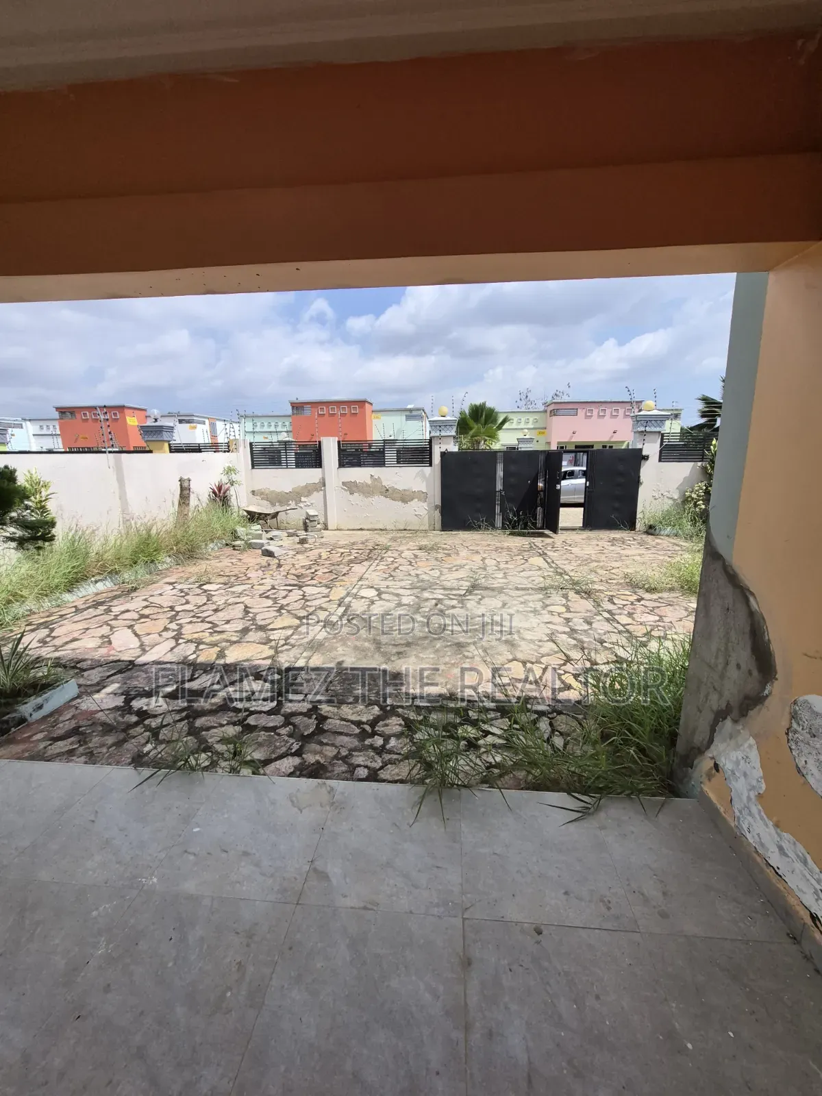 3bdrm House in Reggies Court, Amasaman for sale