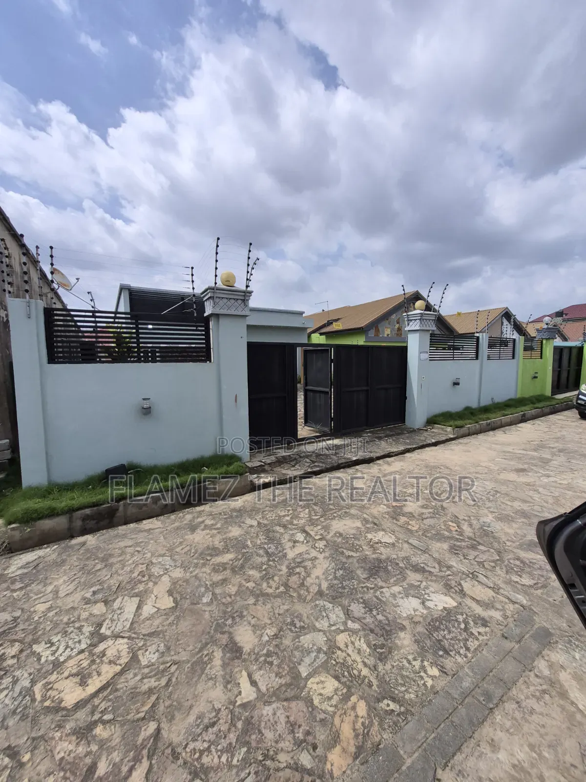 3bdrm House in Reggies Court, Amasaman for sale