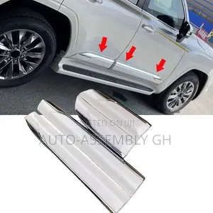 Toyota Land Cruiser 300 (LC300) Door Mouldings/Chrome (ORIGINAL)