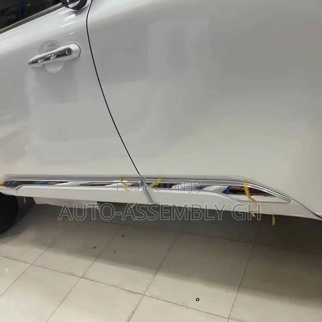 Toyota Land Cruiser 300 (LC300) Door Mouldings/Chrome (ORIGINAL)
