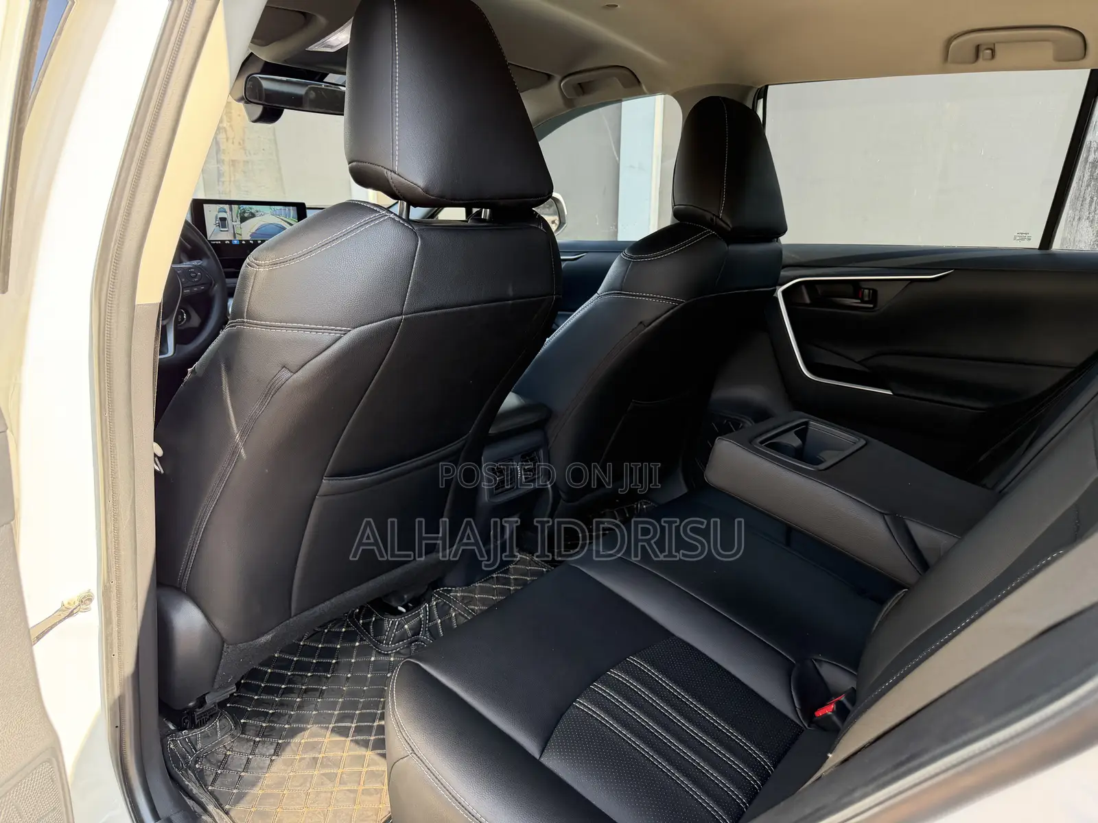 Toyota RAV4 LE FWD 2024 White