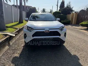 Toyota RAV4 LE FWD 2024 White