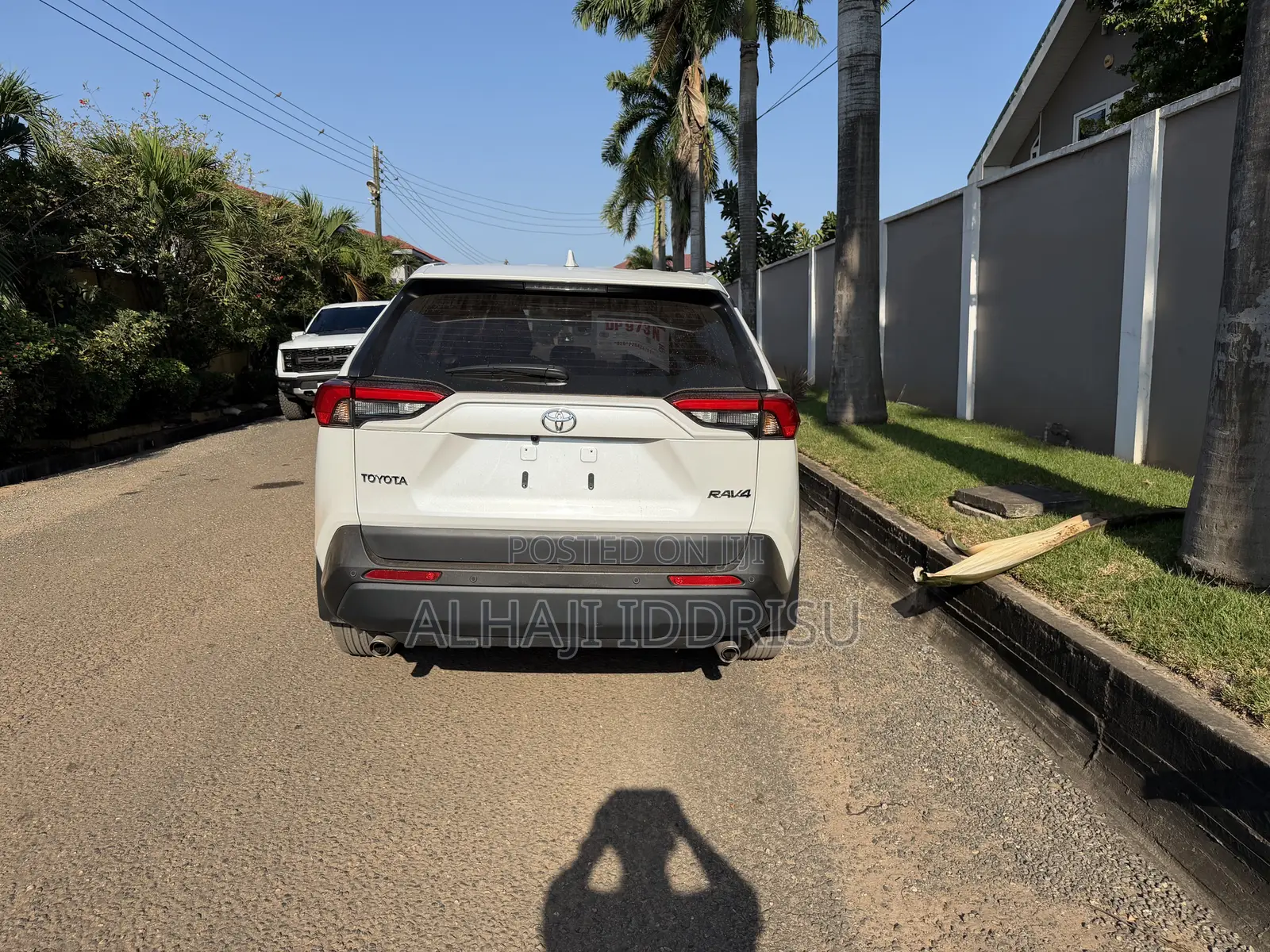 Toyota RAV4 LE FWD 2024 White