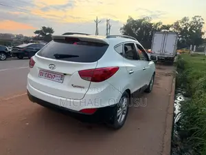 Hyundai Tucson 2011 White