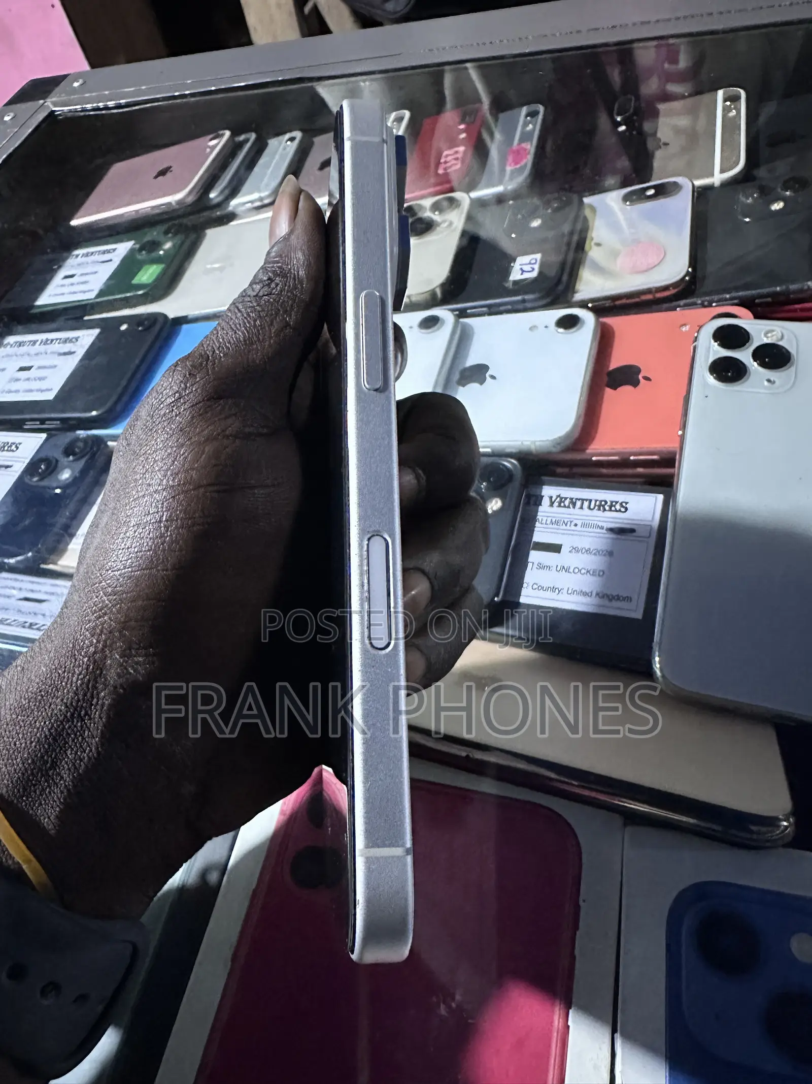 New Apple iPhone 16 128 GB White