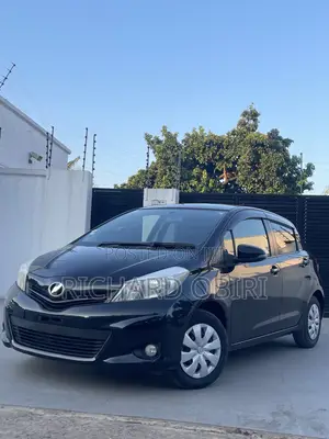 Toyota Vitz 1.3 AWD 5dr 2013 Black