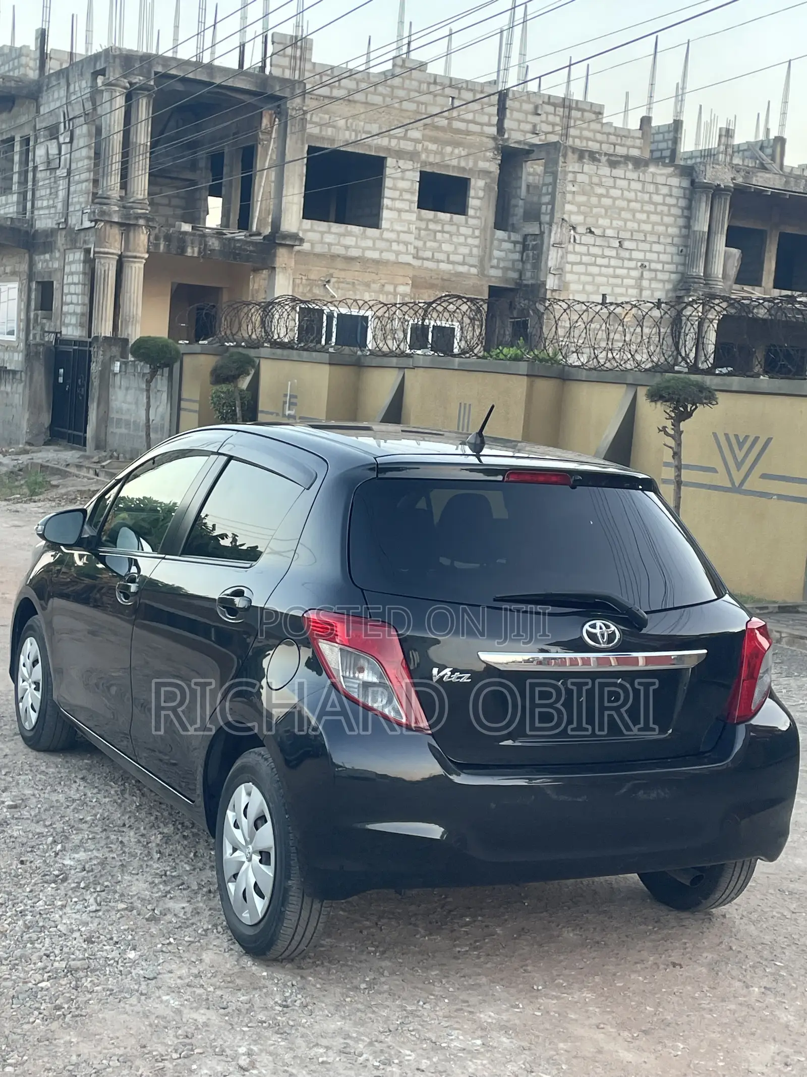 Toyota Vitz 1.3 AWD 5dr 2013 Black