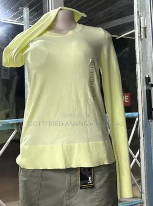 Standing Yellow Sweater Size 4-6