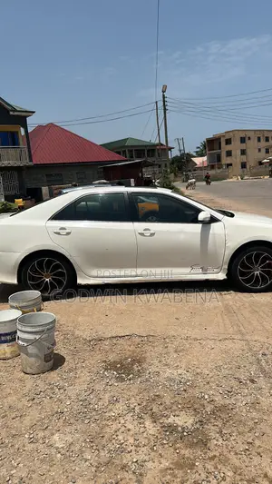 Toyota Camry SE 4dr Sedan (2.5L 4cyl 6A) 2013 White