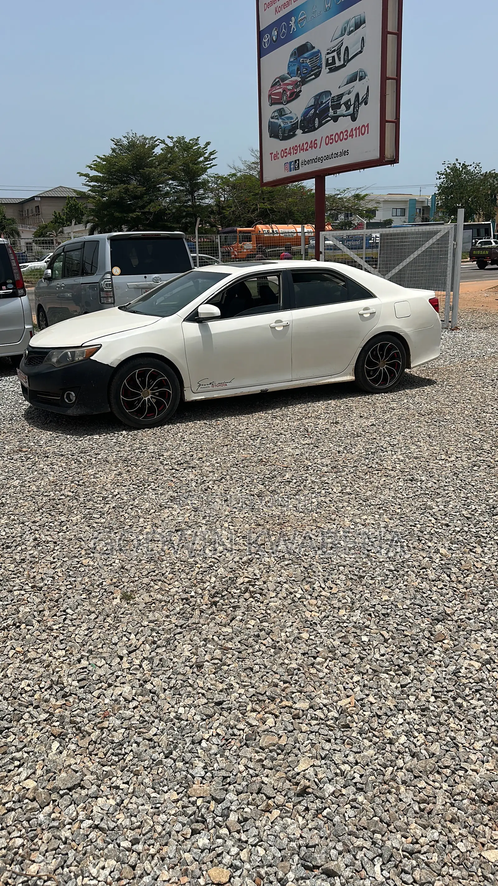 Toyota Camry SE 4dr Sedan (2.5L 4cyl 6A) 2013 White