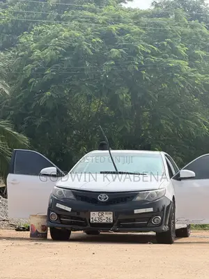 Toyota Camry SE 4dr Sedan (2.5L 4cyl 6A) 2013 White