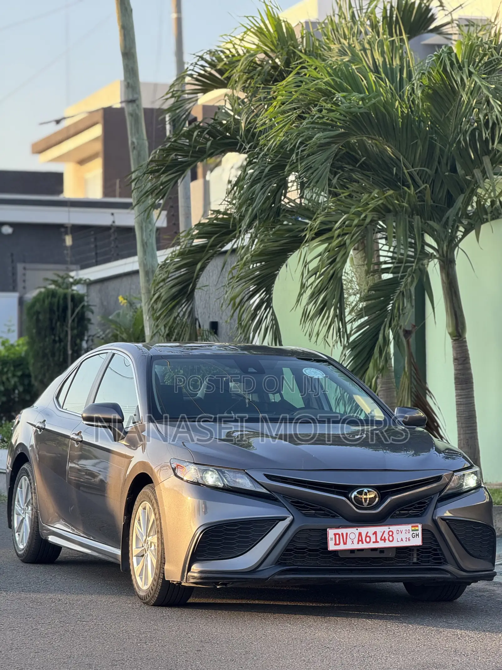 Toyota Camry SE 2023 Gray