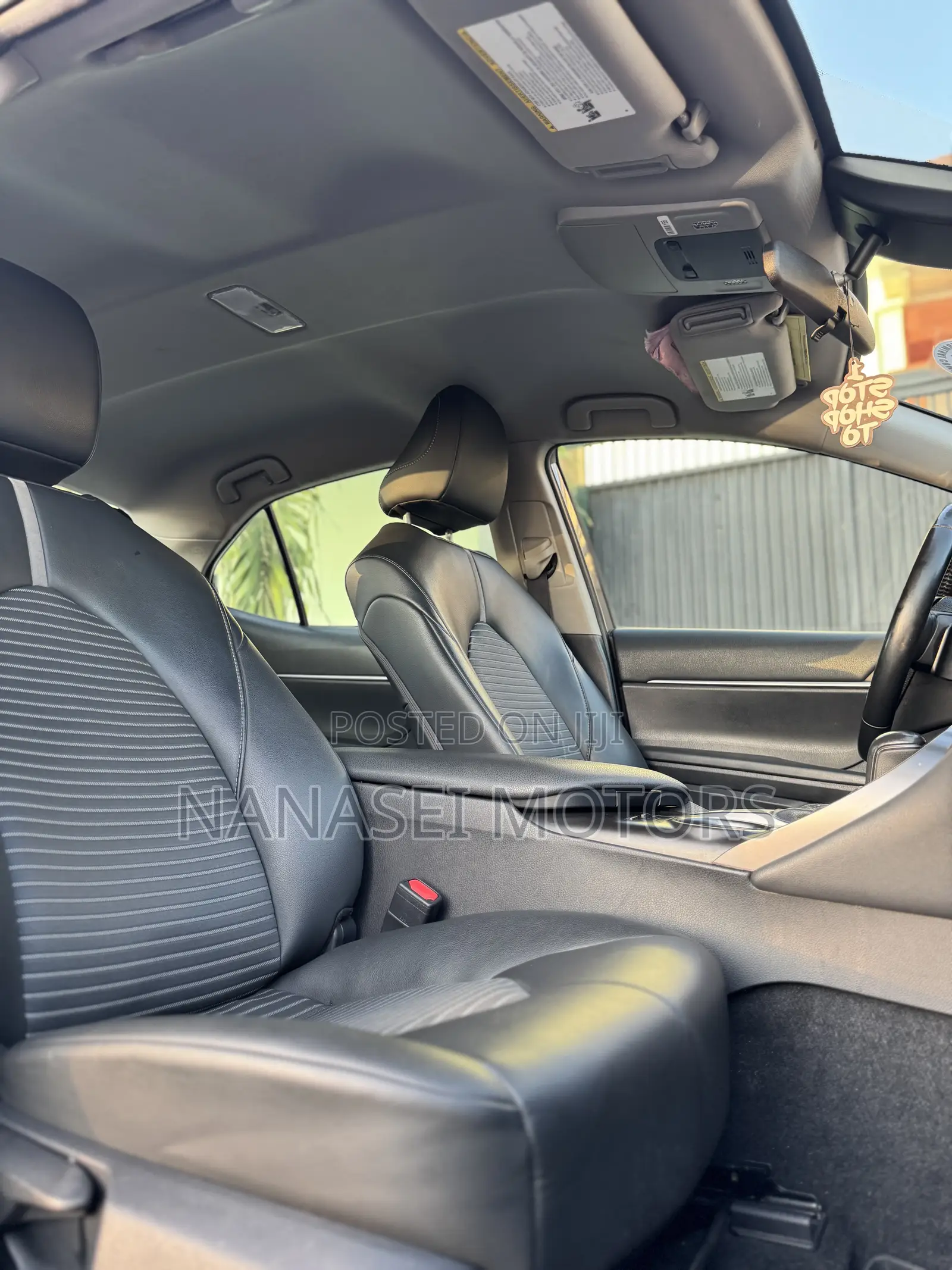 Toyota Camry SE 2023 Gray