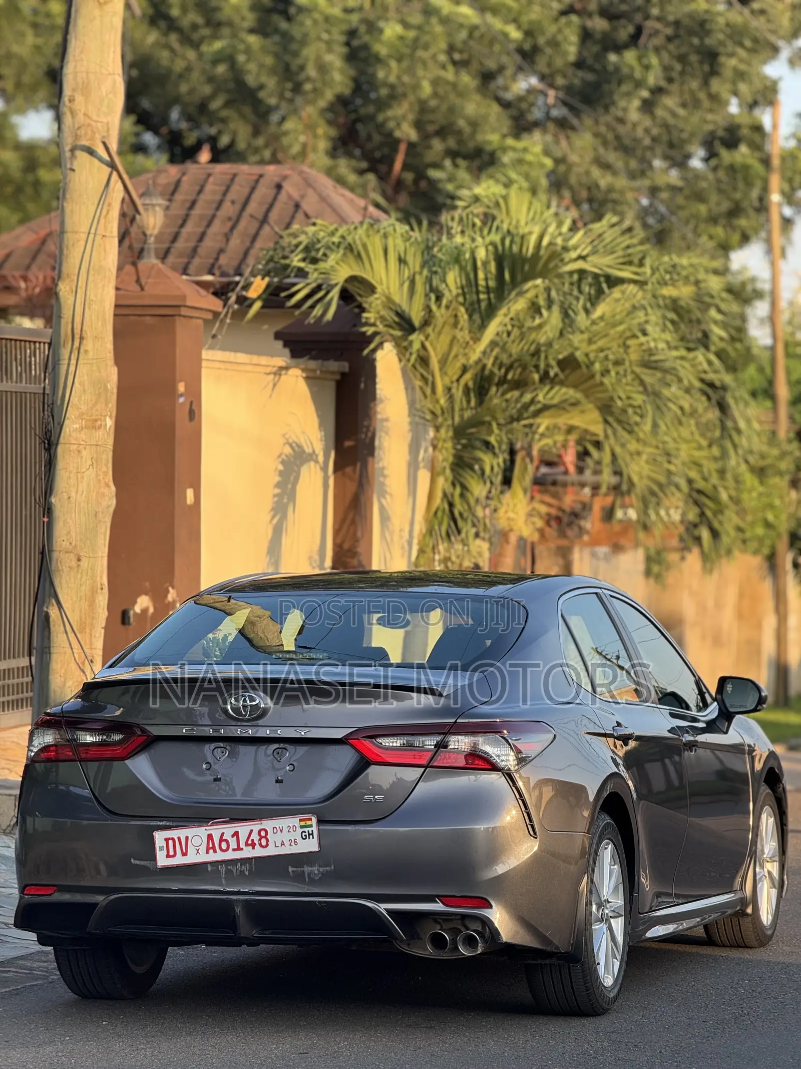 Toyota Camry SE 2023 Gray
