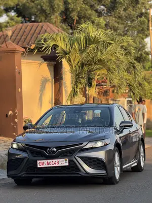 Toyota Camry SE 2023 Gray