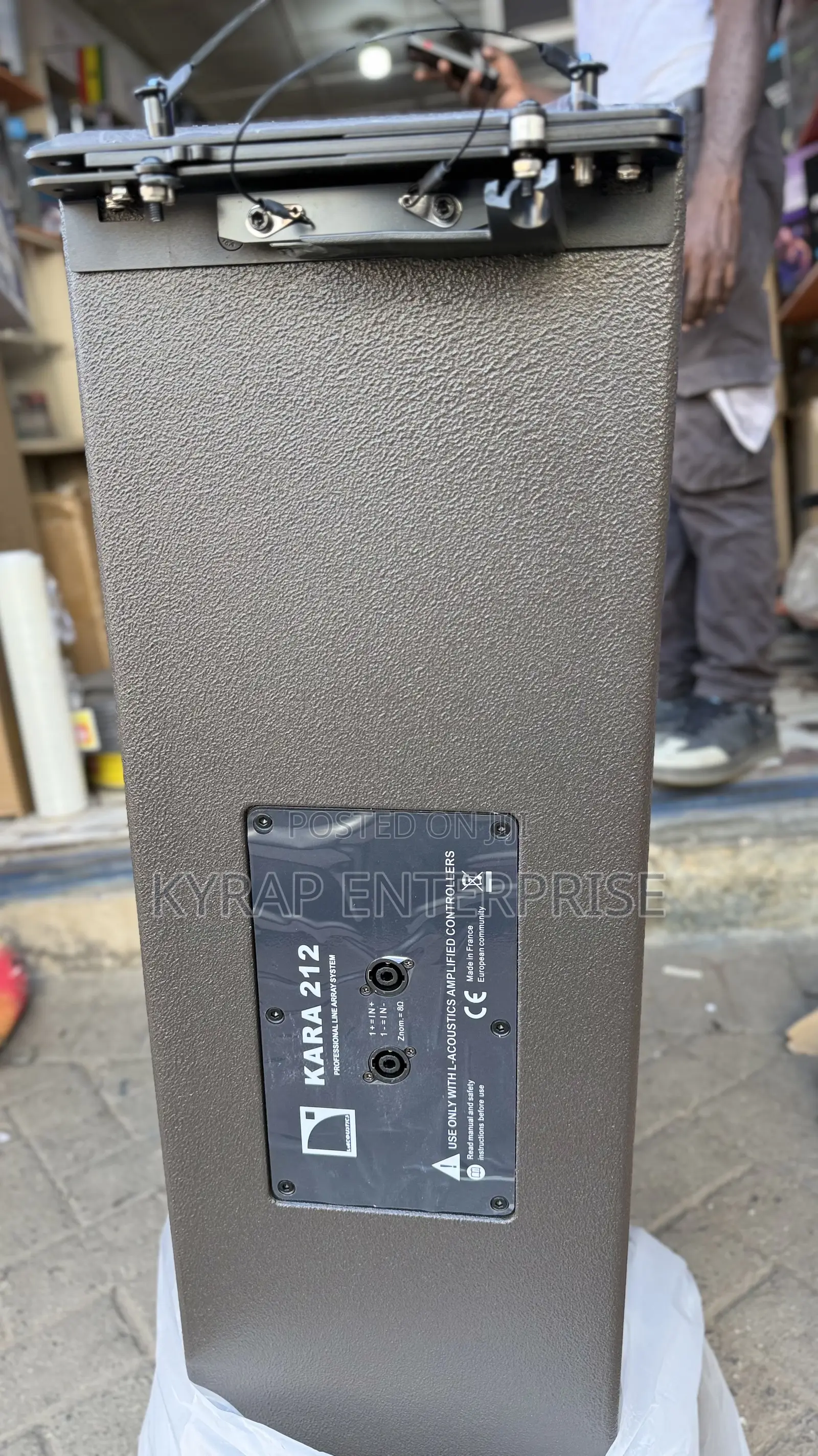 Kara 12 Line Array Speaker
