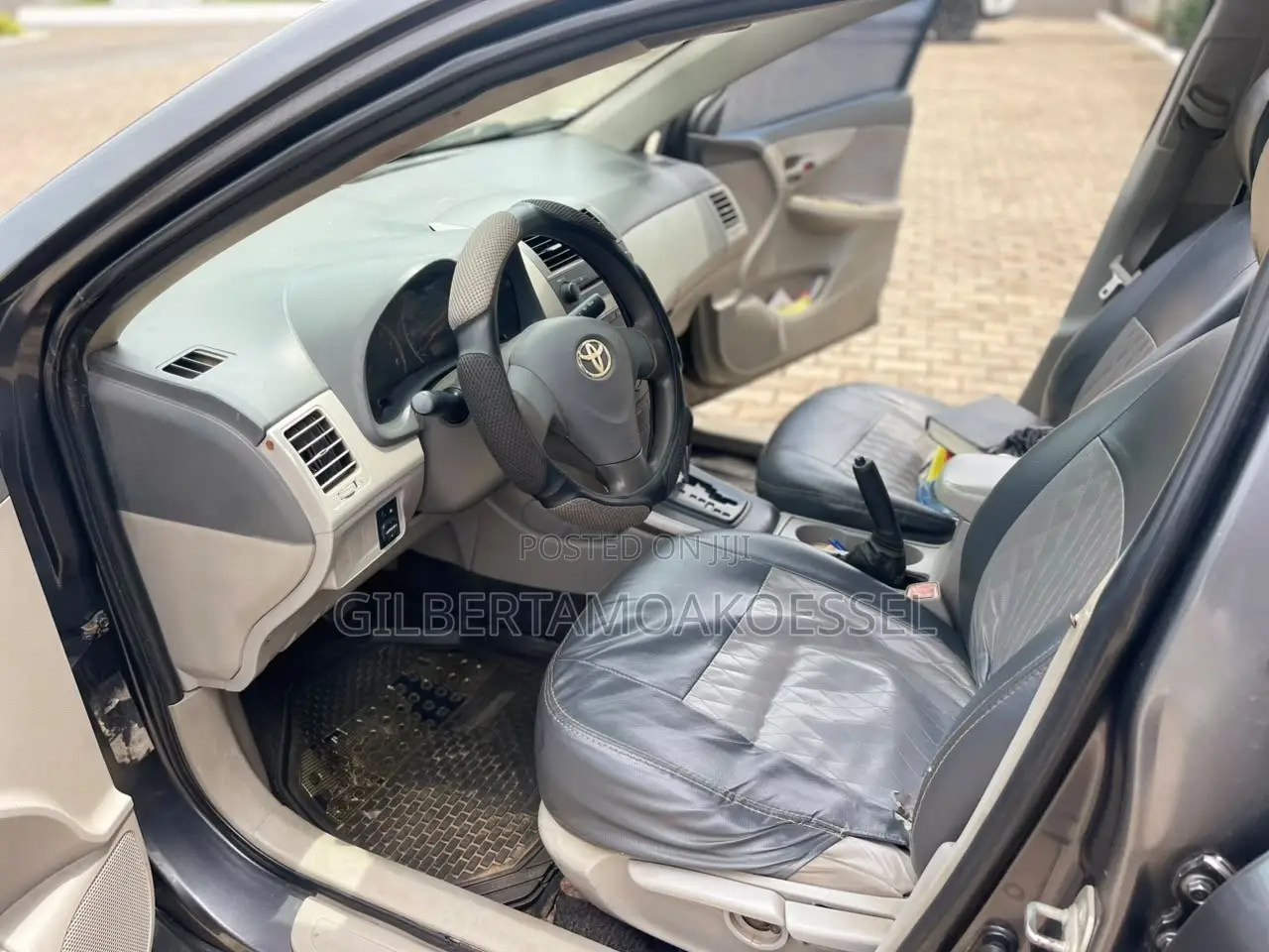 Toyota Corolla 2010 Gray