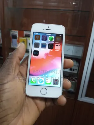 Apple iPhone 5s 16 GB Black