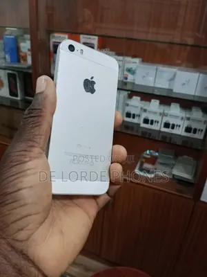Apple iPhone 5s 16 GB Black