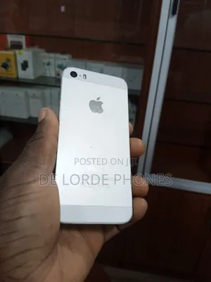 Apple iPhone 5s 16 GB Black