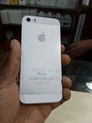 Apple iPhone 5s 16 GB Black