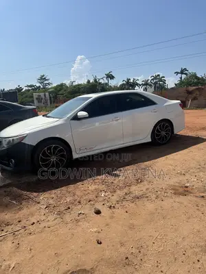 Toyota Camry SE 4dr Sedan (2.5L 4cyl 6A) 2013 White