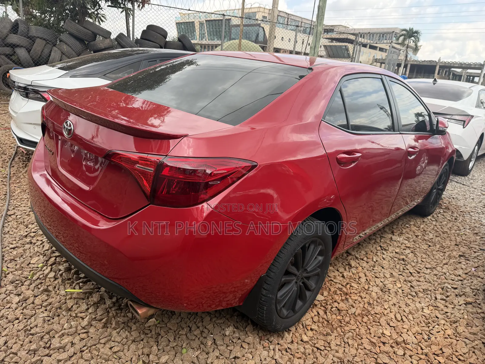 Toyota Corolla LE Eco (1.8L 4cyl 2A) 2018 Red