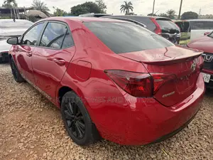 Toyota Corolla LE Eco (1.8L 4cyl 2A) 2018 Red