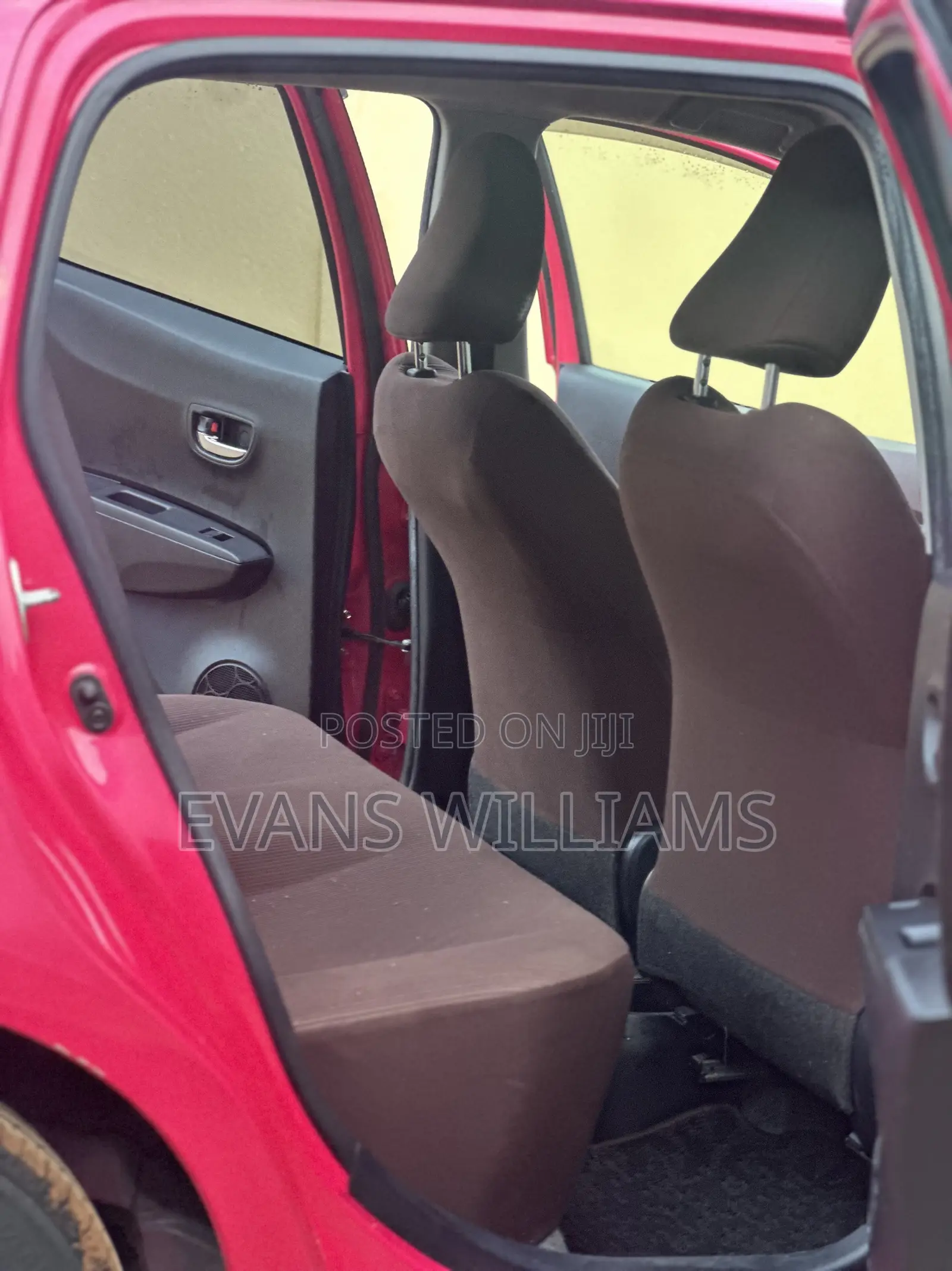 Toyota Vitz 1.3 FWD 5dr 2012 Pink