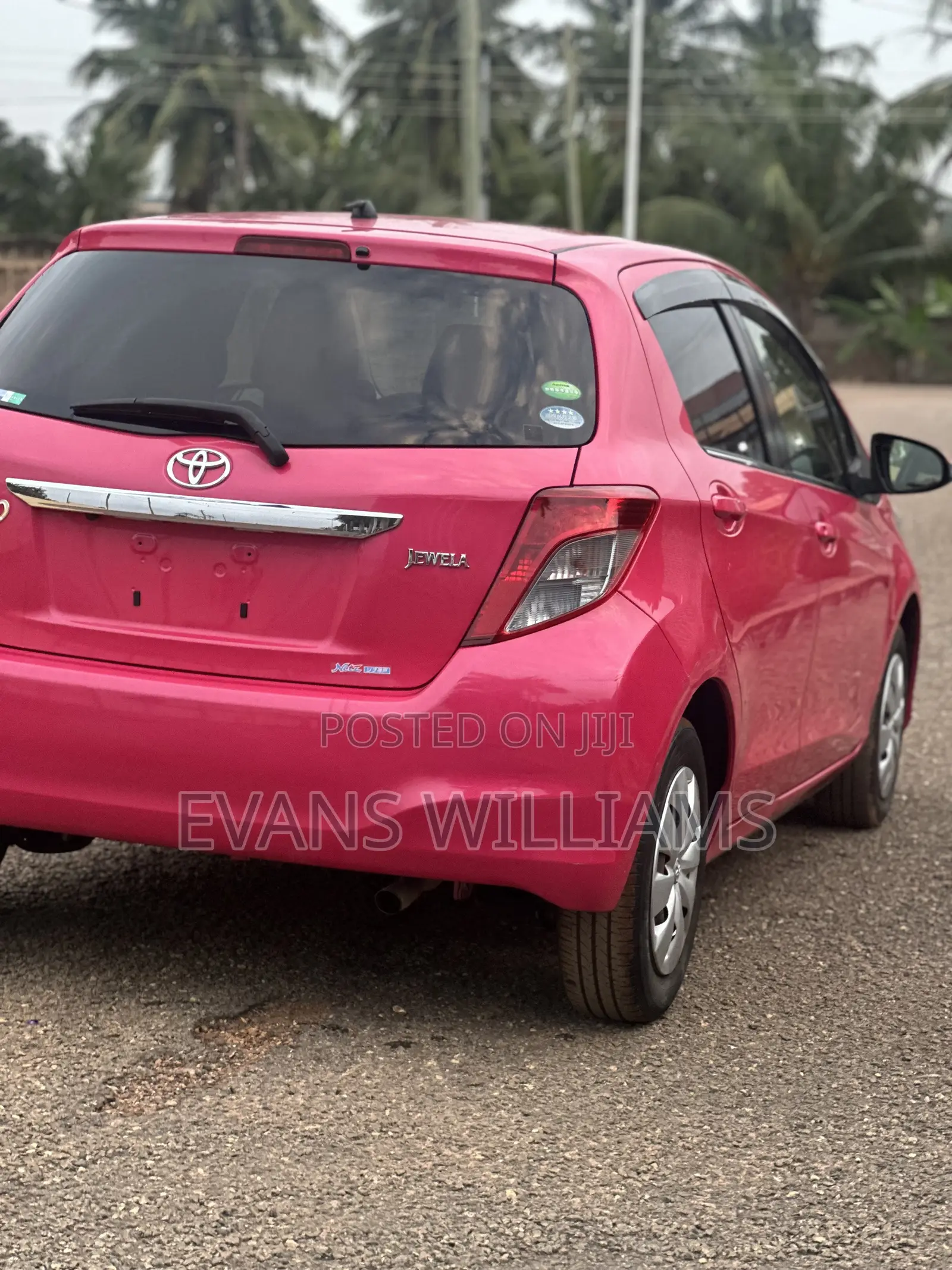 Toyota Vitz 1.3 FWD 5dr 2012 Pink