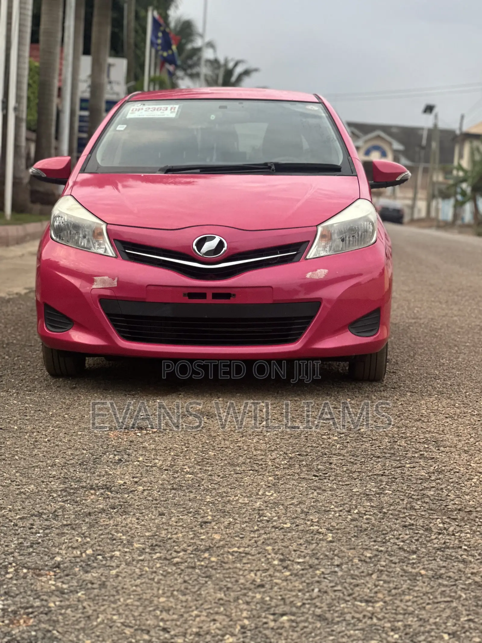 Toyota Vitz 1.3 FWD 5dr 2012 Pink