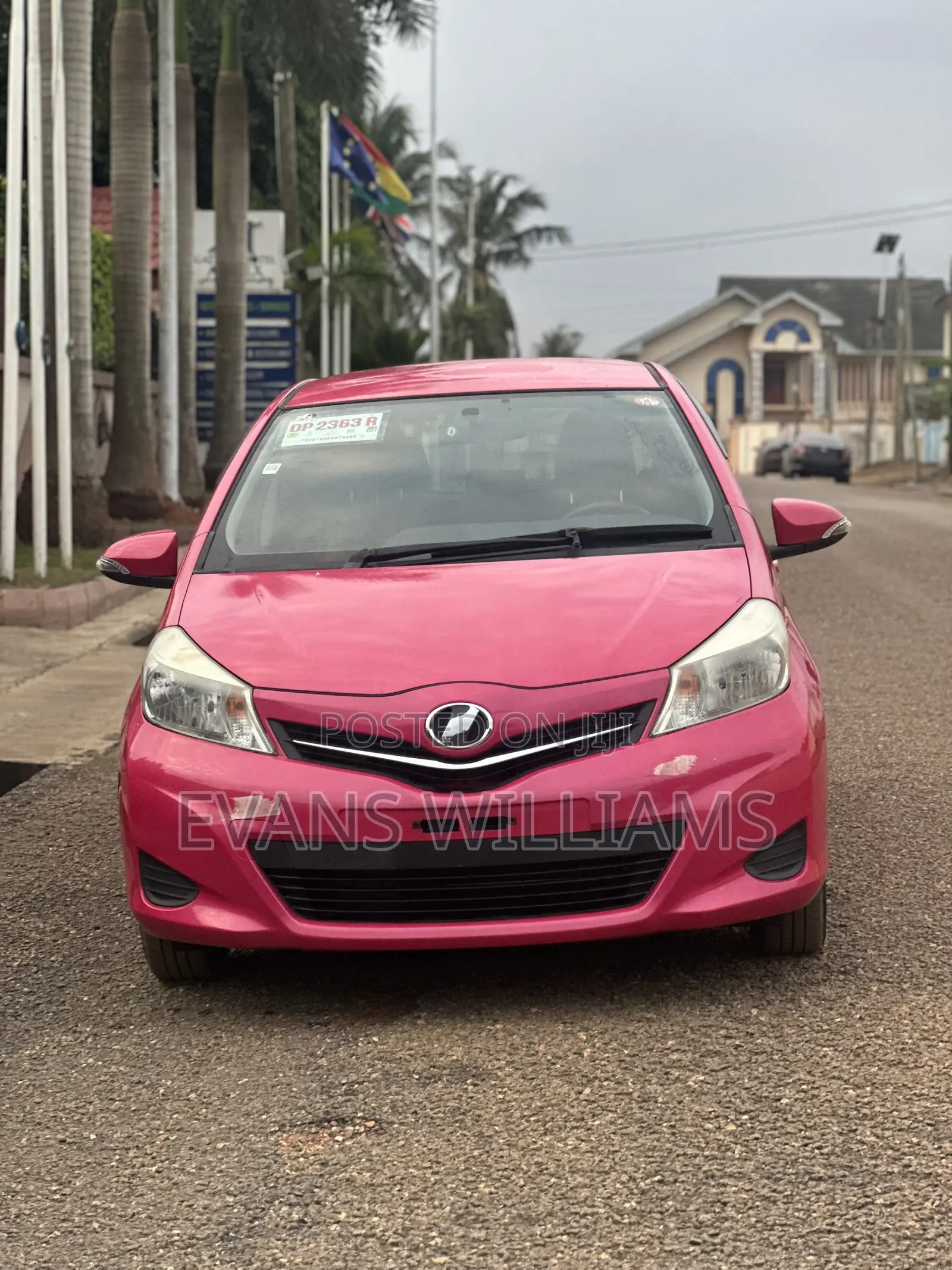 Toyota Vitz 1.3 FWD 5dr 2012 Pink