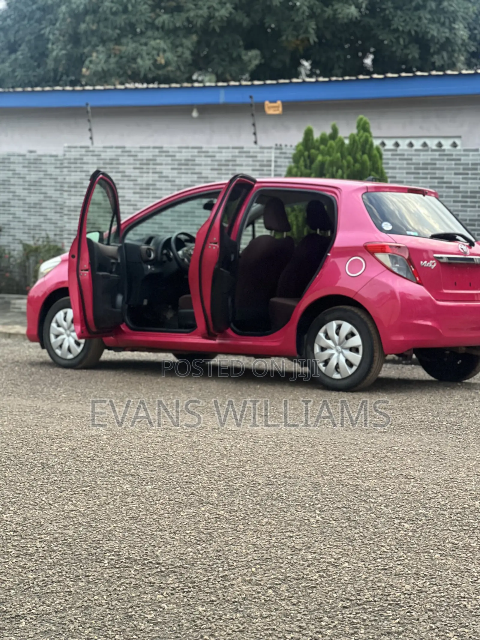 Toyota Vitz 1.3 FWD 5dr 2012 Pink