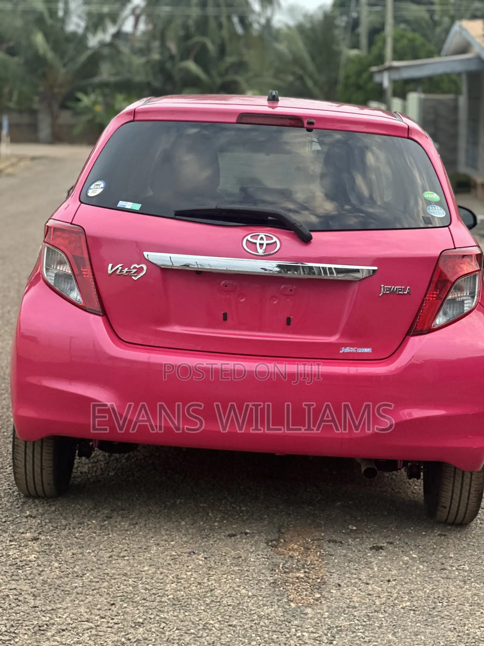 Toyota Vitz 1.3 FWD 5dr 2012 Pink