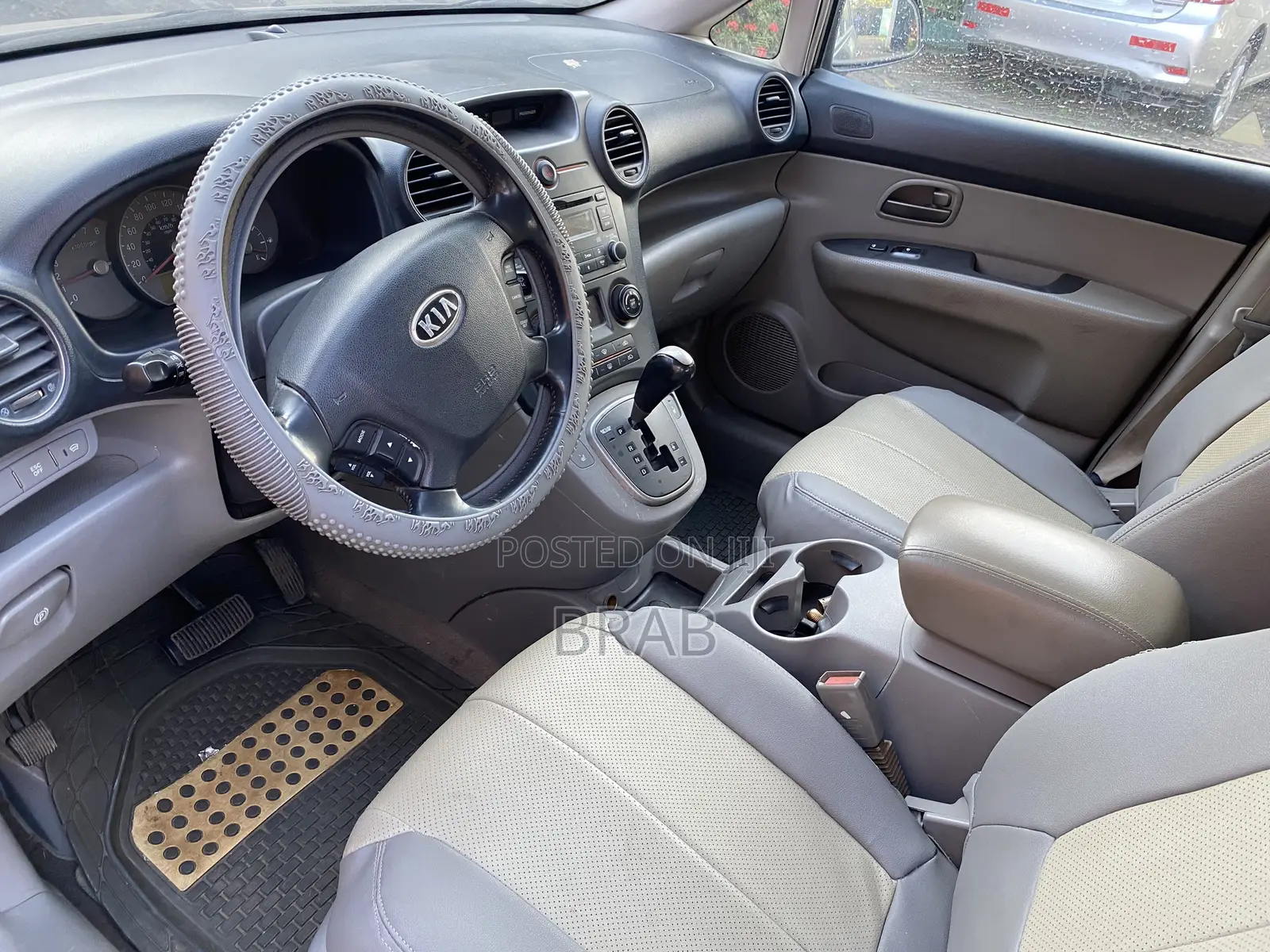 Kia Rondo EX V6 2010 Gray