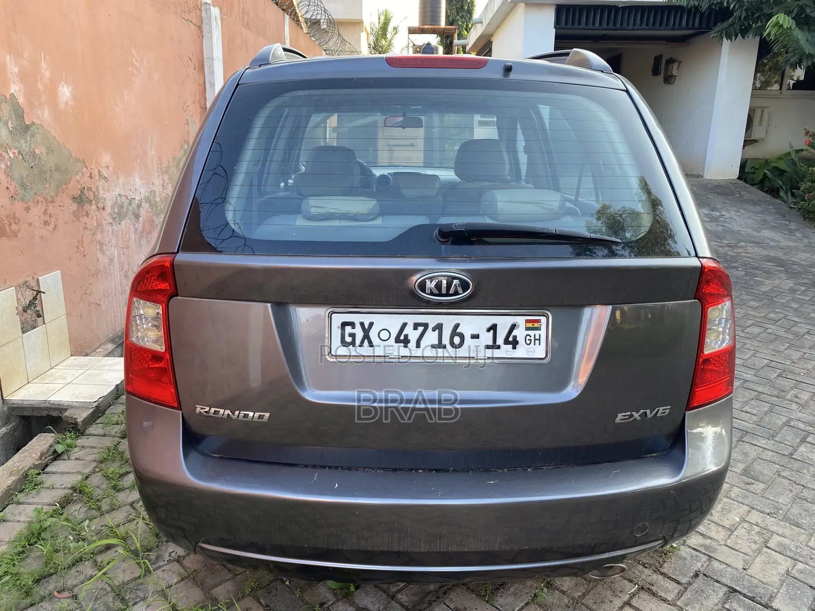 Kia Rondo EX V6 2010 Gray