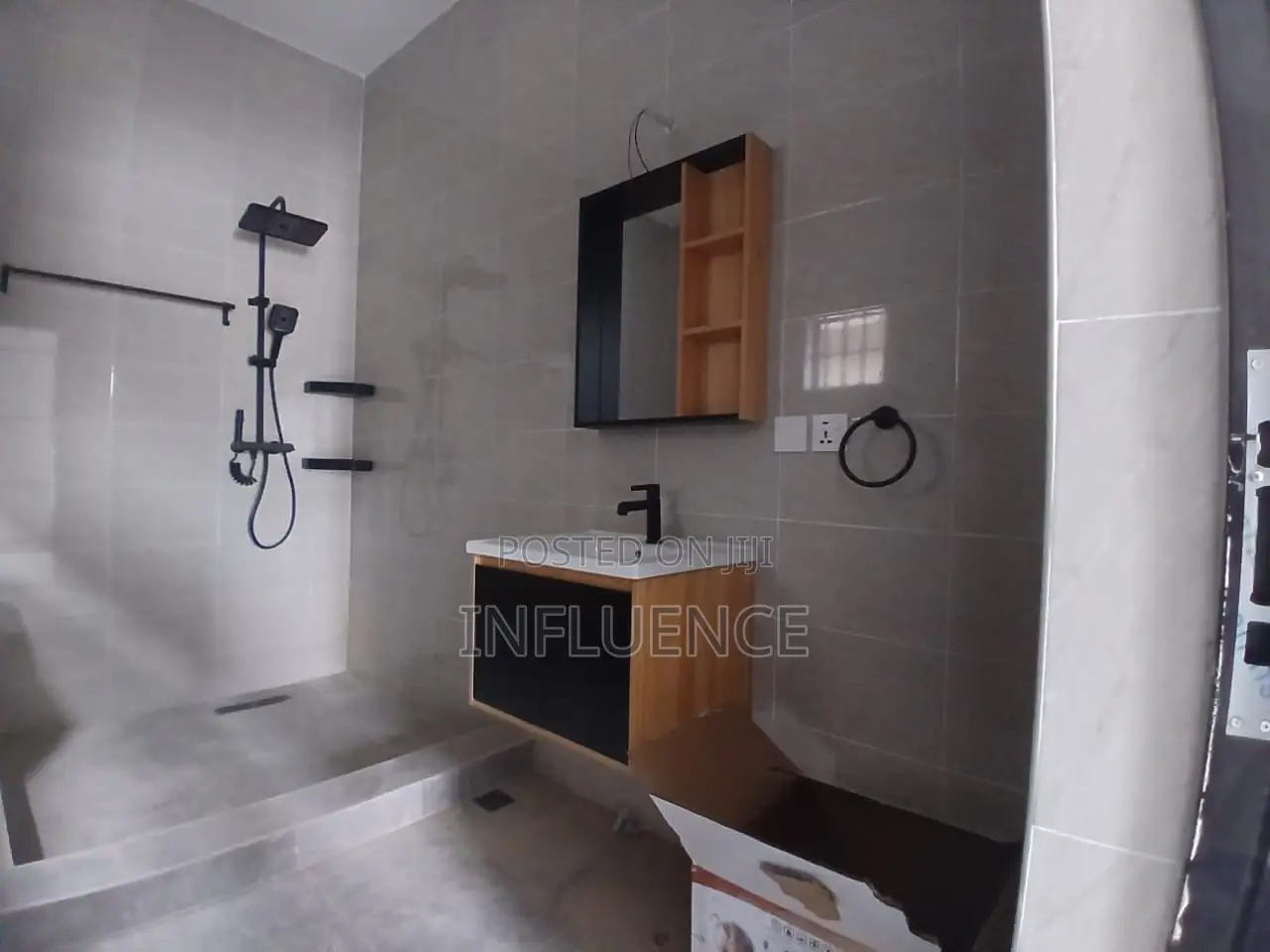 3bdrm House in Oyarifa, East Legon for sale