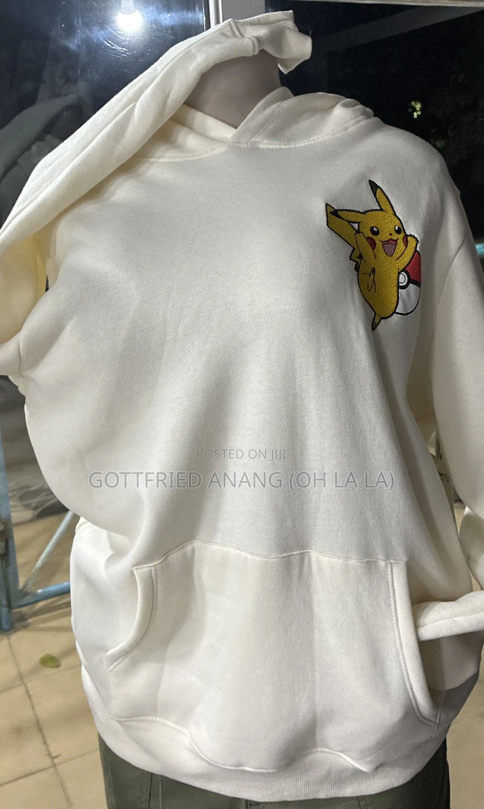 Pikachu Sweat Top Size 18 ( Meduim)