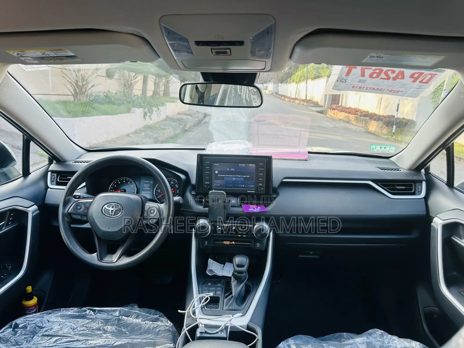 Toyota RAV4 LE 2022 Silver