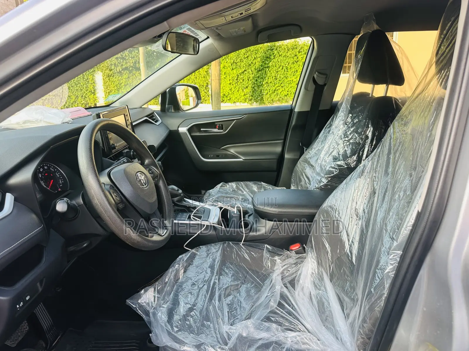 Toyota RAV4 LE 2022 Silver